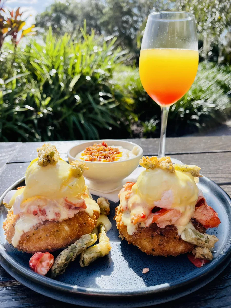 Tap Room Eggs Benedict-2025 